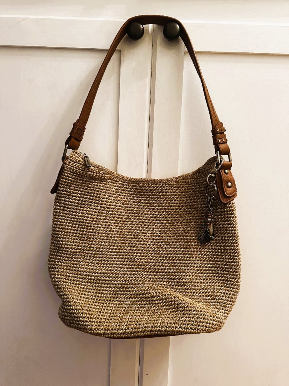 The Sak Crochet Hobo Shoulder Bag Tan Knit Leather Strap Boho Charm Like New